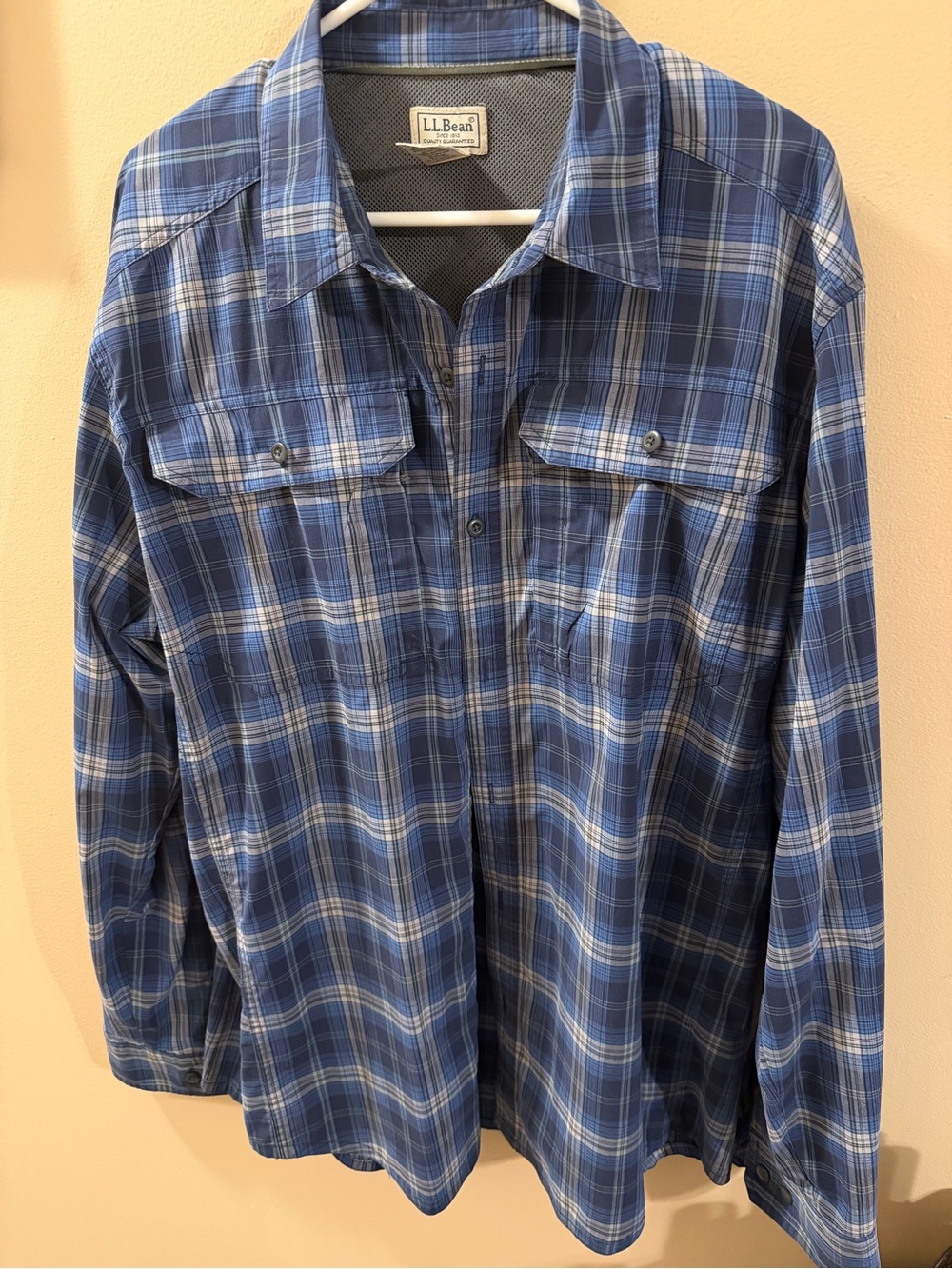 L.L. Bean Men's Blue and White Plaid Button-Down fishing Shirt size XL